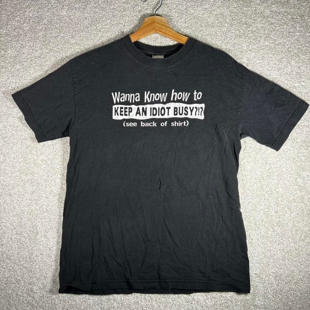 Y2K Wanna know how to keep and idiot busy? Funny joke graphic faded tshirt